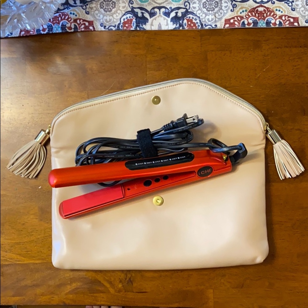 I Chi hair straightener flat iron. 99.95 orig.